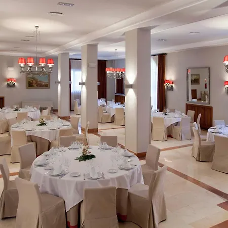 Hotell De 4*