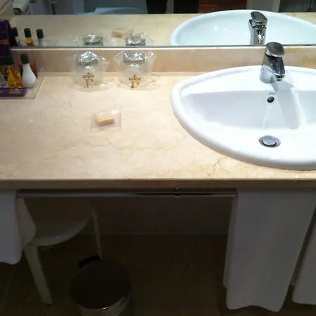 Hotel De 4*