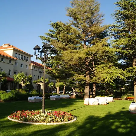 Hotel De 4*