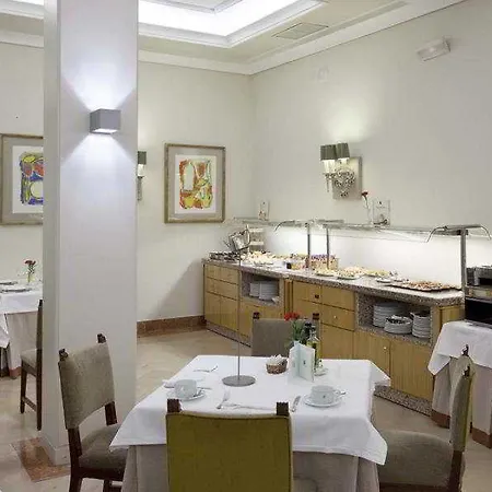 Hotel De 4*