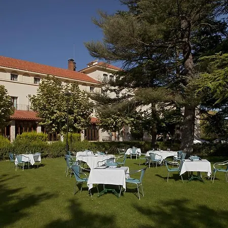 De Hotell 4*